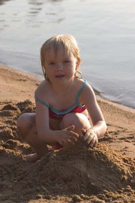 145_4522.jpg
lapsi tyttö hiekkalinna ranta vesi järvi helle kesä loma
Avainsanat: lapsi tyttö hiekkalinna ranta vesi järvi helle kesä loma