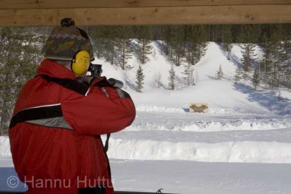 2005_03_13 004.jpg
hirvikoeammunta ase maalitaulu metsästys tarkkuus tähtäys ampua
Avainsanat: hirvikoeammunta ase maalitaulu metsästys tarkkuus tähtäys ampua