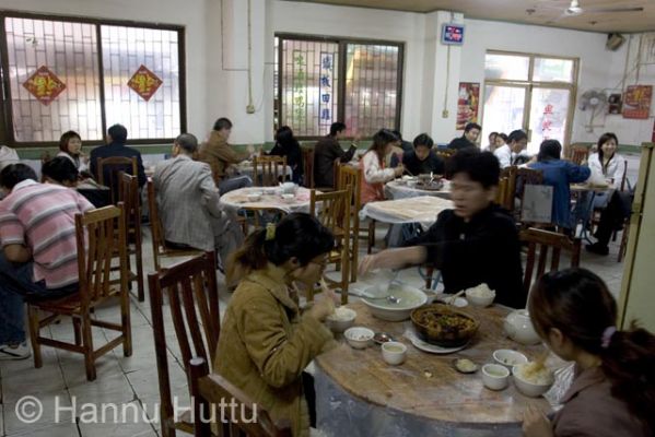 2006_03_14 041.jpg
kiinalainen ravintola ruokailu ruokailla lounas  kiina hainan haikou

Avainsanat: kiinalainen ravintola ruokailu ruokailla lounas kiina hainan haikou