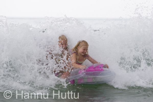 2006_11_30 017.jpg
meri phuket thaimaa lomamatka lapset leikkivät meressä aalto rantaloma vesi 
Avainsanat: meri phuket thaimaa lomamatka lapset leikkivät meressä aalto rantaloma vesi