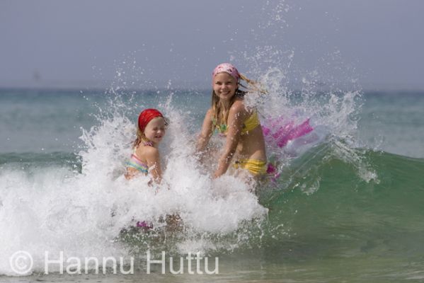 2006_12_01 008.jpg
meri phuket thaimaa lomamatka lapset leikkivät meressä aalto rantaloma vesi 
Avainsanat: meri phuket thaimaa lomamatka lapset leikkivät meressä aalto rantaloma vesi