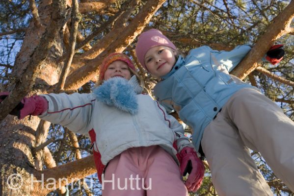 2007_03_28 013.jpg
tyttö lapsi lapset leikkivät kaveri ystävä kiivetä puu puuhun leikki mänty 
Avainsanat: tyttö lapsi lapset leikkivät kaveri ystävä kiivetä puu puuhun leikki mänty