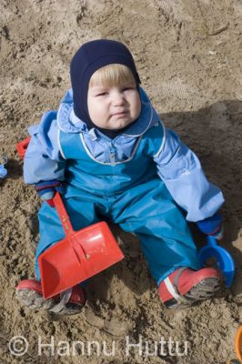 2007_05_19 001.jpg
lapsi hiekkalaatikolla poika leikki hiekkalaatikko kurapuku
Avainsanat: lapsi hiekkalaatikolla poika leikki hiekkalaatikko kurapuku