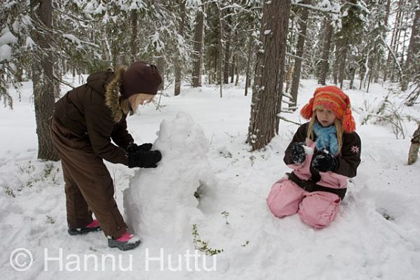 2008_02_09_007.jpg
tyttö lapsi leikki tytöt metsässä luonto metsä lapset talvi lumi 
Avainsanat: tyttö lapsi leikki tytöt metsässä luonto metsä lapset talvi lumi